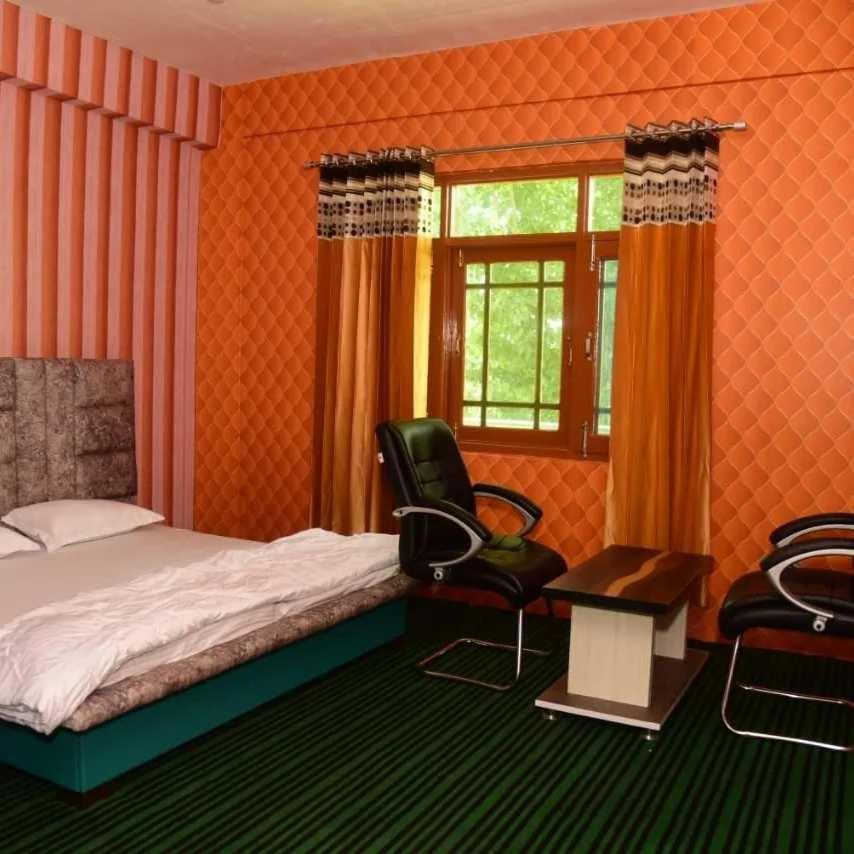 Hotel O Graceland Srīnagar Zewnętrze zdjęcie
